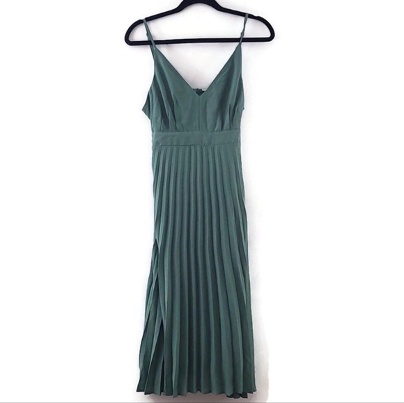 Allison & Kelly Dresses & Skirts - Allison & Kelly Green Pleated Dress Size Large